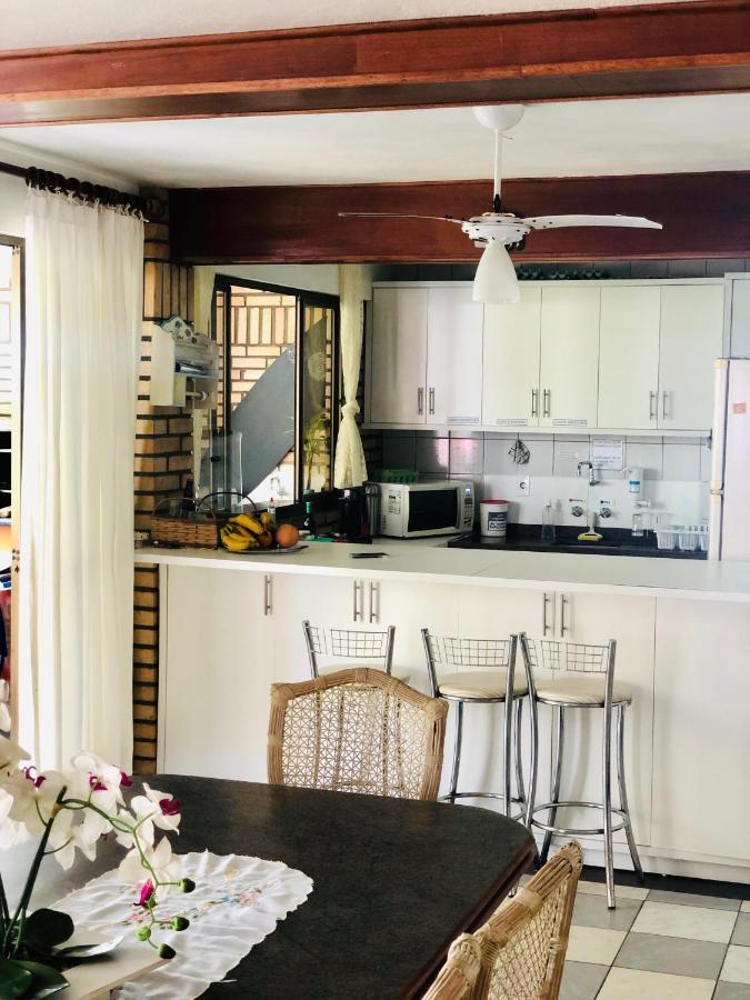 Quatro Ilhas Beach Hostel Bombinhas Kültér fotó